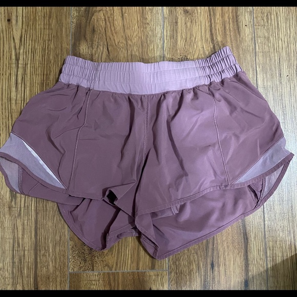 Lululemon Hotty Hot short